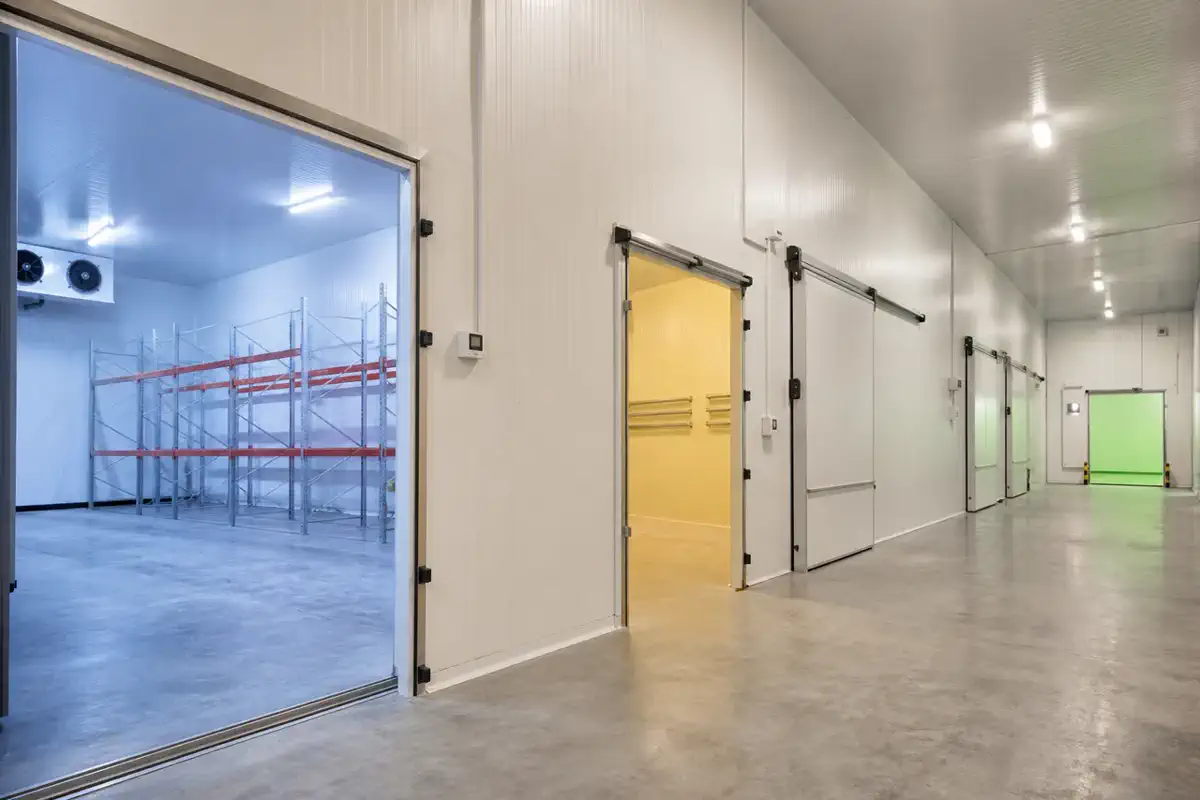 Cold room panels | Arteco New Materials Technology (Kazakhstan) Group Ltd. Cold room panels — airtight joint — site lifting 22 | Arteco New Materials Technology (Kazakhstan) Group Ltd.